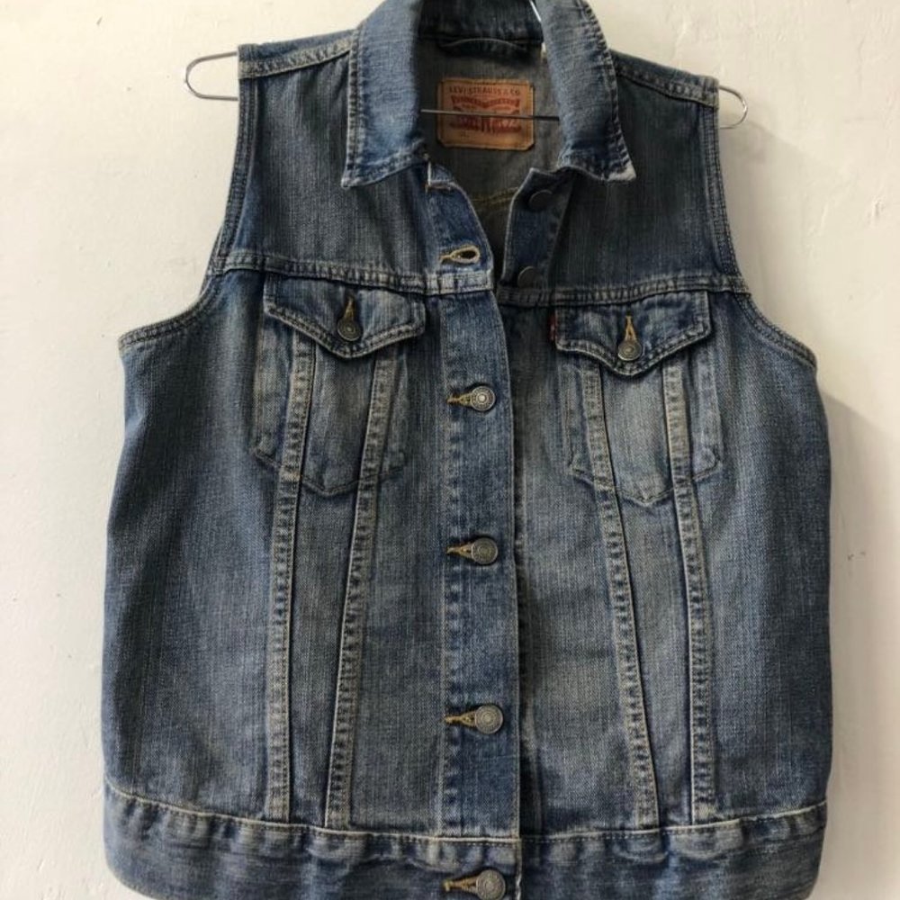 Levi's denim vest Large